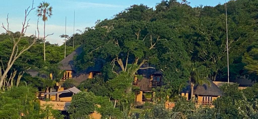 Nirvana Country House Mbombela Bagian luar foto